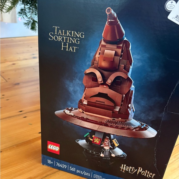 LEGO Harry Potter Talking Sorting Hat Set - Picture 1 of 2